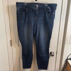 Medium wash denim torrid jegging